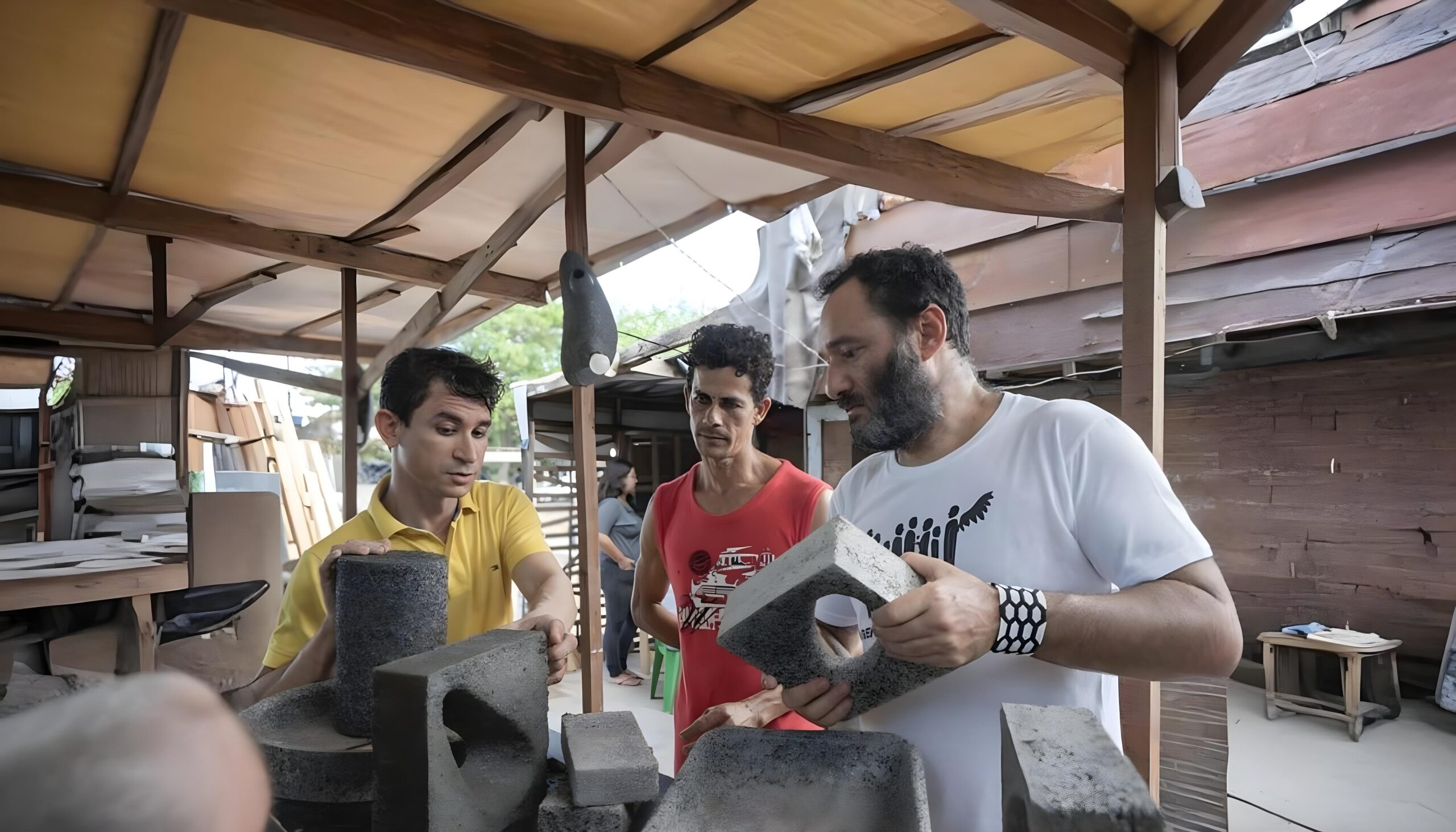 Sururu vira cobogó em Maceió transformando resíduo em renda e embelezando casas
